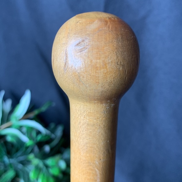 Antique wood Narragansett Machine Co Wooden Indian club / Exercise/Juggling Club - Picture 5 of 10